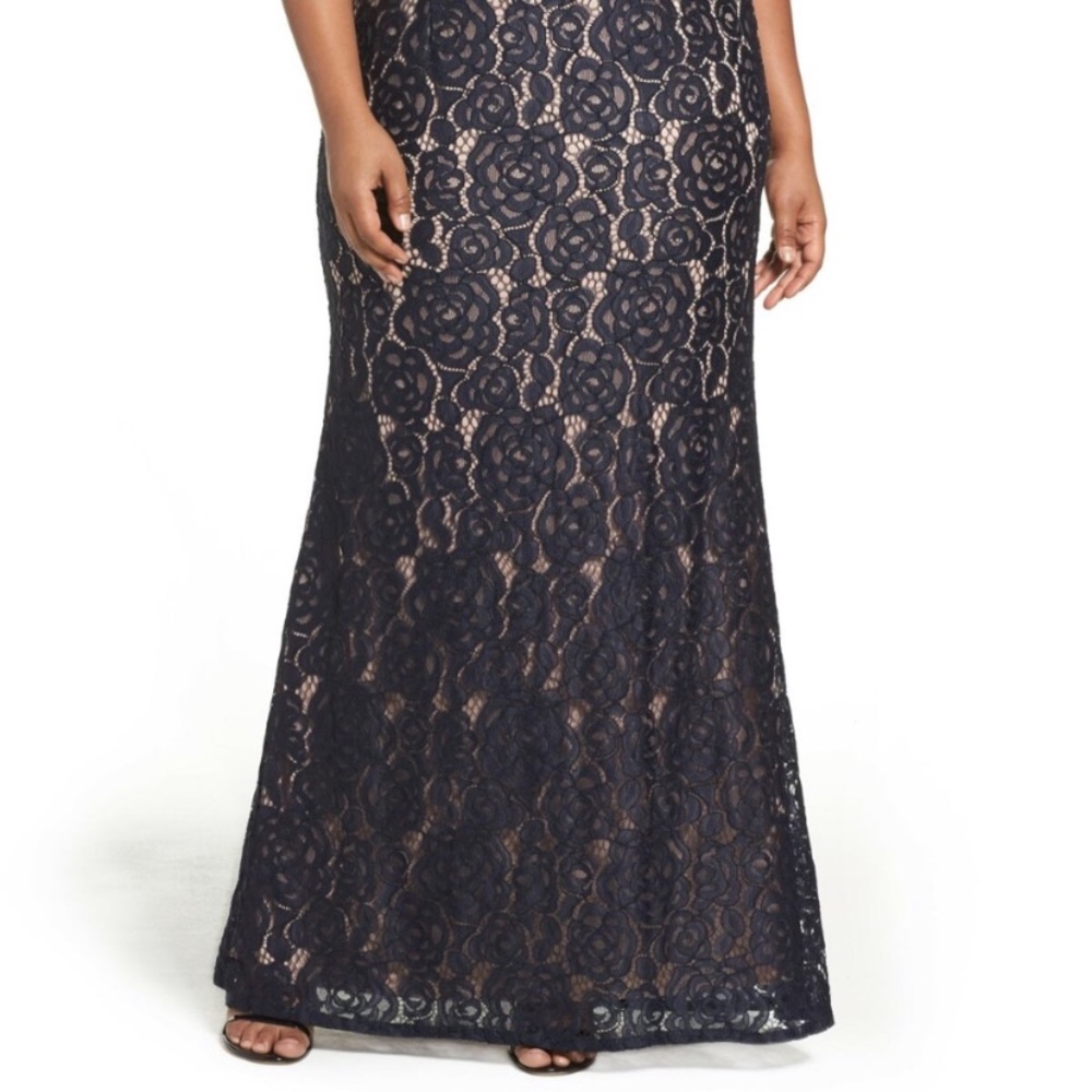Adrianna-Papell off shoulder lace long Gown - Picture 10 of 11